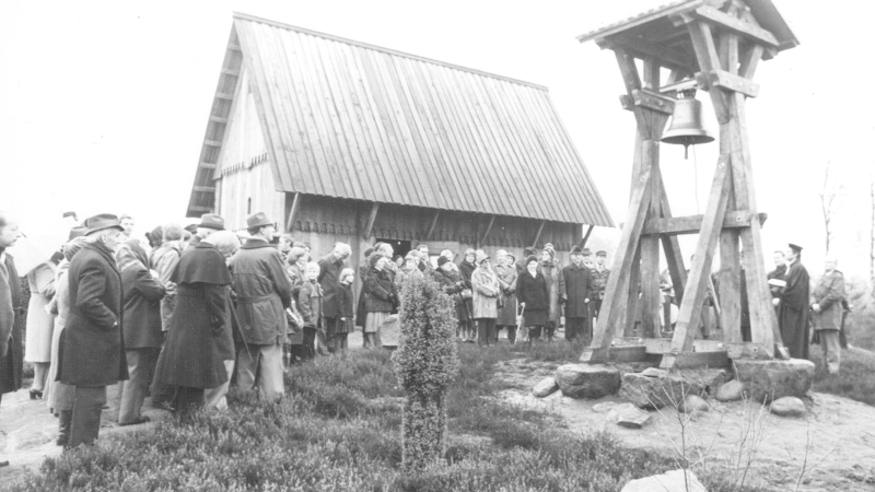 Einweihung des Glockenstuhls 1976